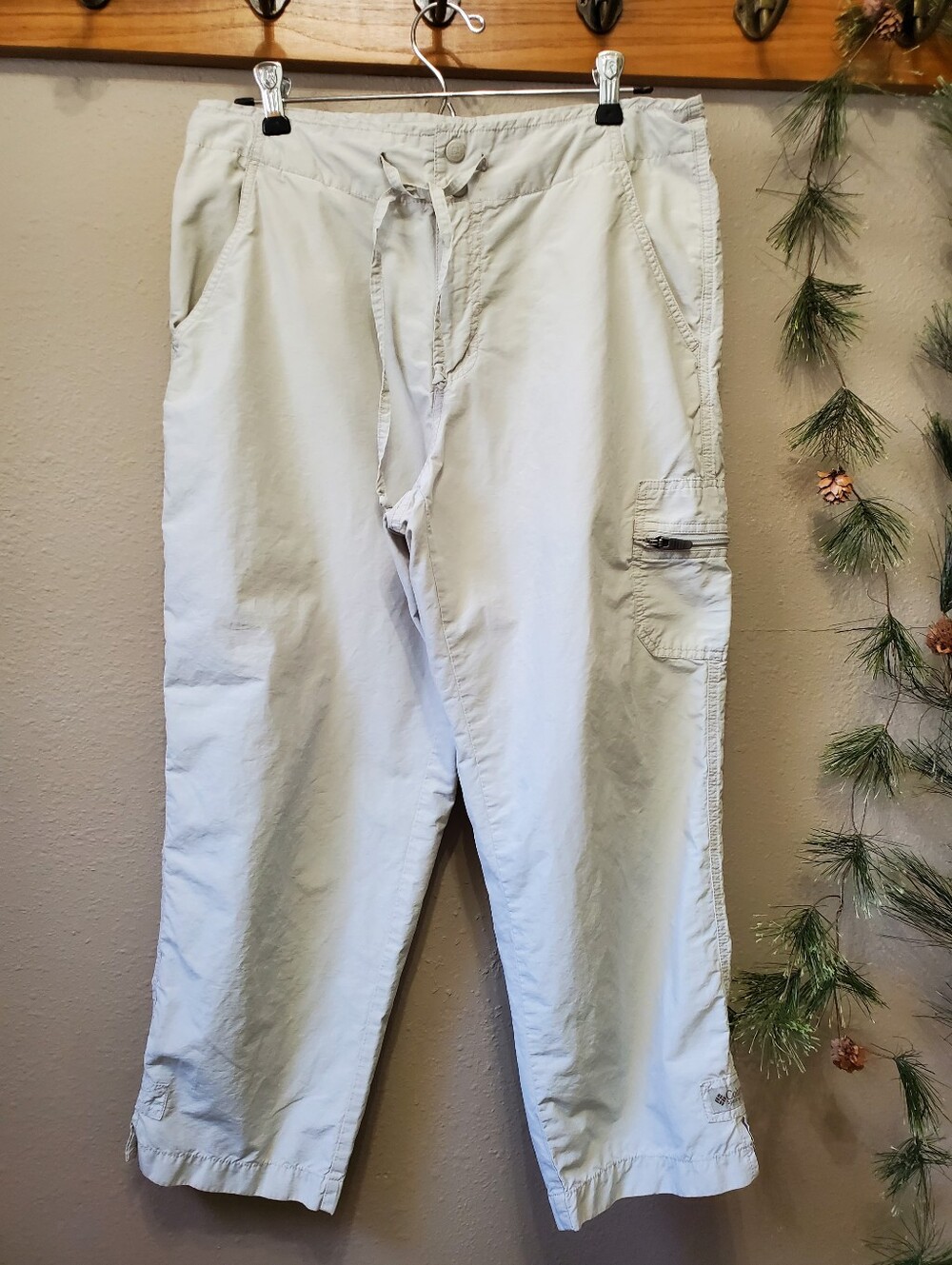 Columbia Vintage Capris Women's Crop Utility Pants Khaki Cargo Hiking Fishing